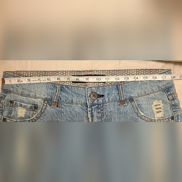Something trickie size 13 jean shorts - Picture 5 of 7